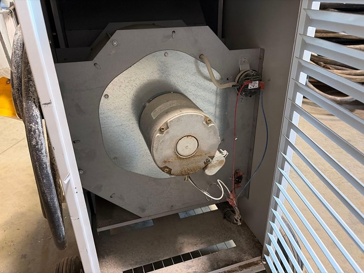 l.b.-white-premier-170-df-portable-heater-image-11