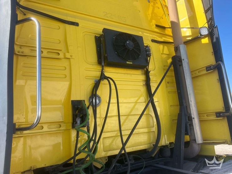 2018-volvo-vnl-760-t/a-sleeper-cab-truck-tractor-image-14