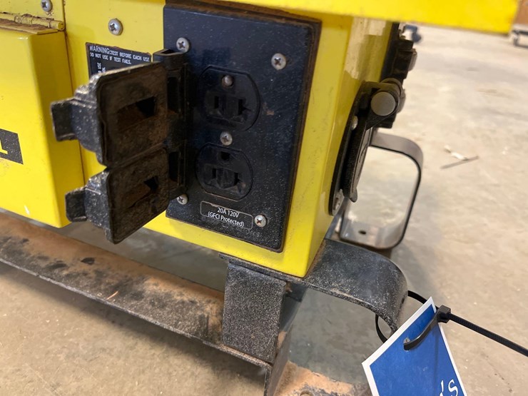 rhino-boxes-with-cables-image-11