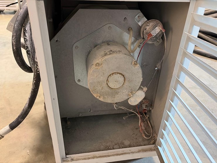 l.b.-white-premier-80-df-portable-heater-image-10