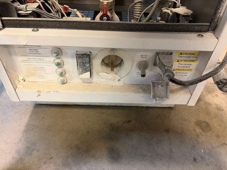 l.b.-white-premier-80-df-portable-heater-image-5