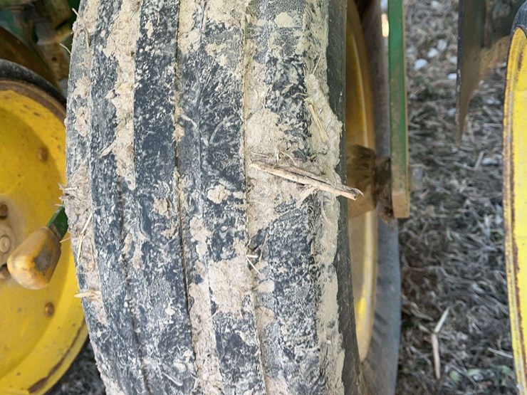 2024-john-deere-7000-image-14