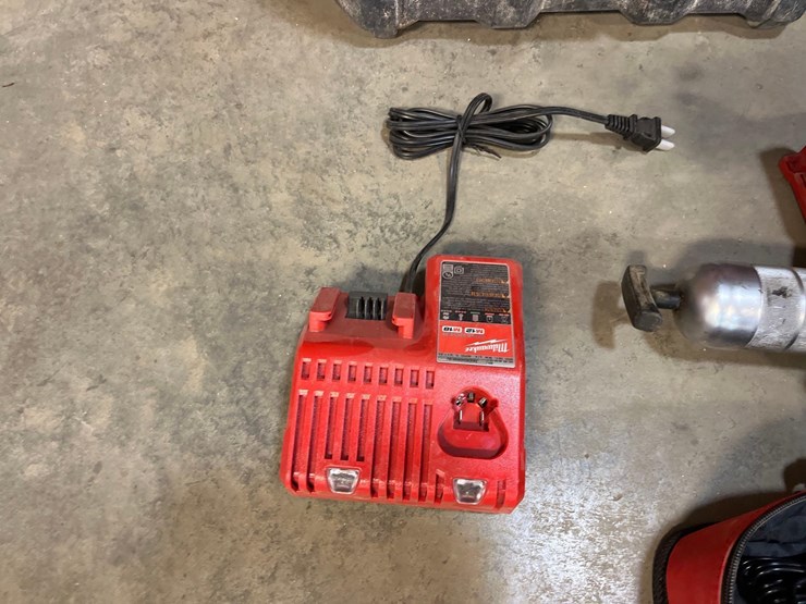 milwaukee-power-tools-image-2