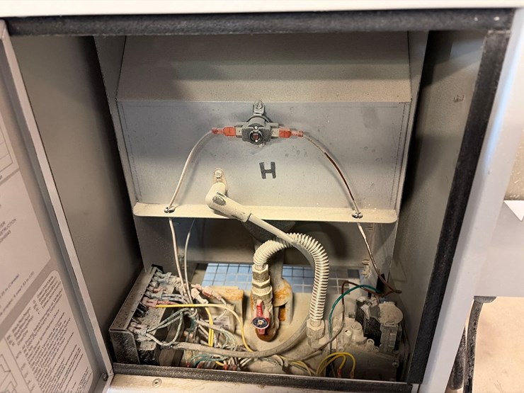 l.b.-white-premier-80-df-portable-heater-image-6