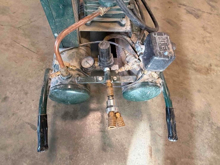 rolair-gas-air-compressor-image-5