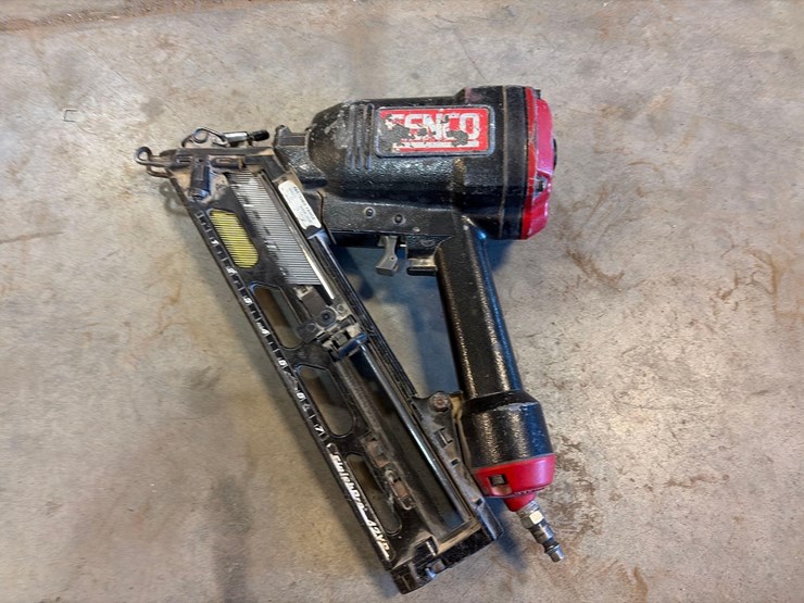 assortment-of-nail-guns,-hand-nailers,-and-hose-image-2