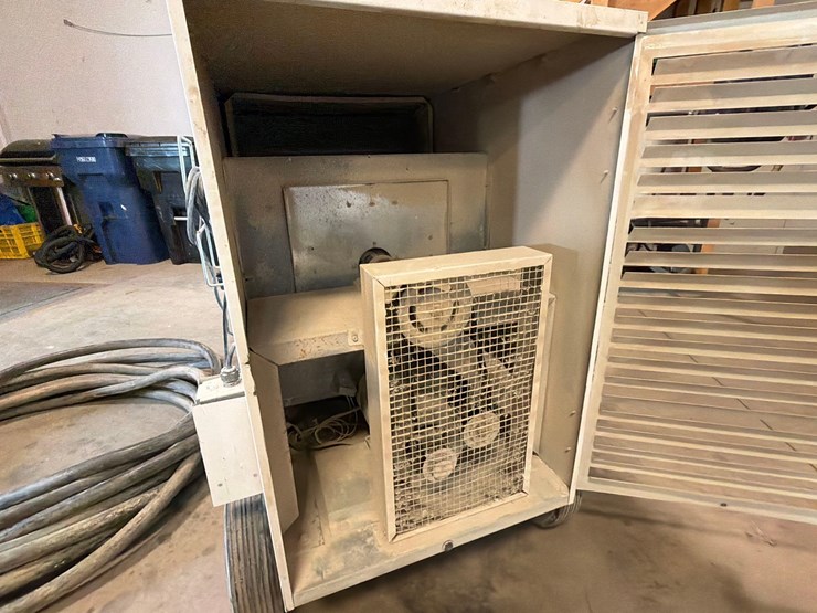 l.b.-white-premier-350-df-portable-heater-image-10