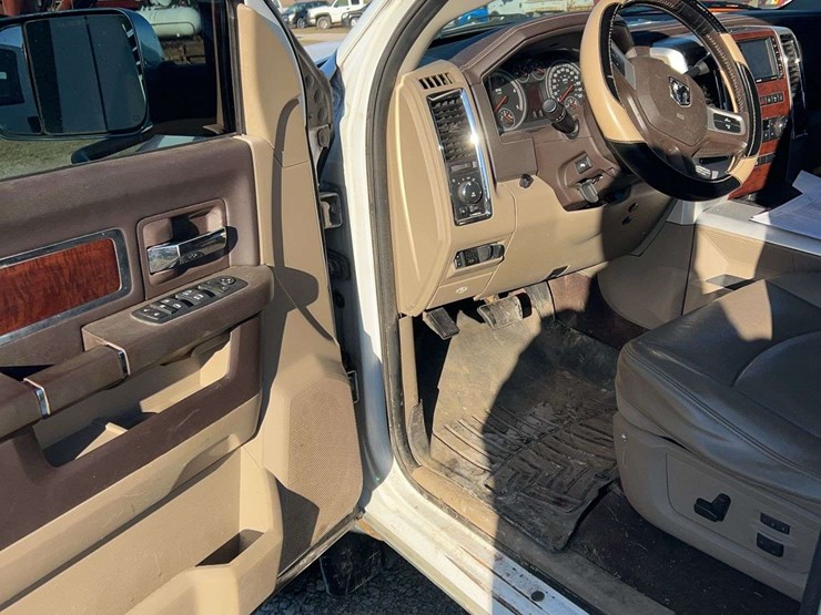 2010-dodge-ram-2500-image-16