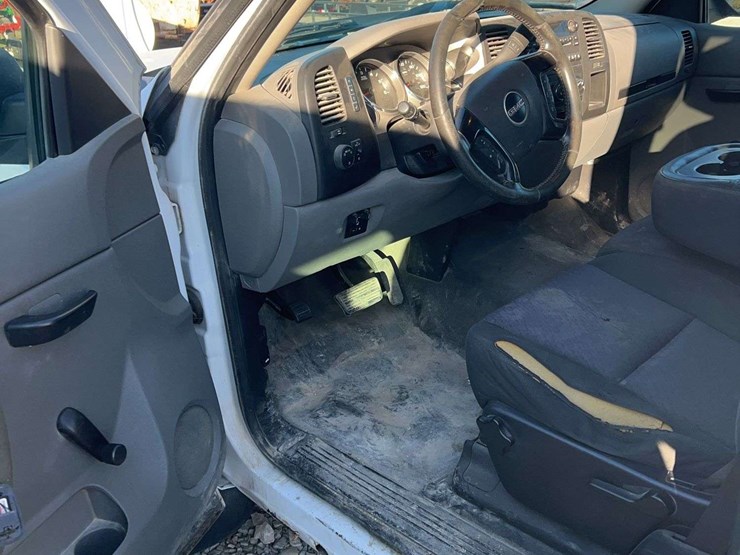 2013-gmc-2500hd-image-11