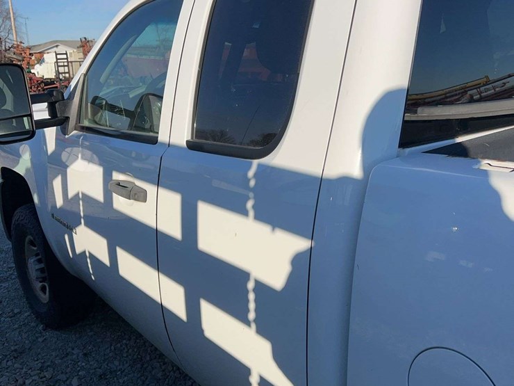 2008-chevrolet-2500hd-image-10