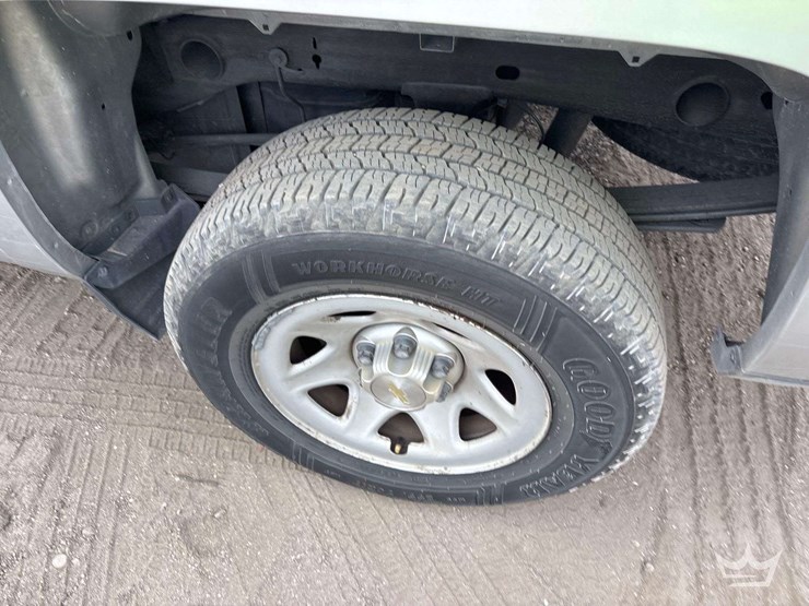 2017-chevrolet-silverado-1500-image-21