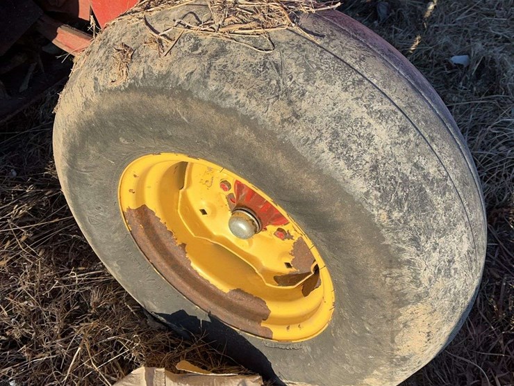 new-holland-415-image-10