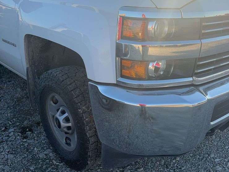 2017-chevrolet-2500-image-6