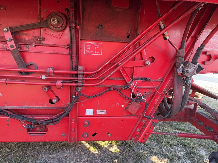 international-1660-combine-image-23