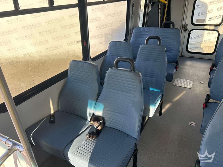 2019-ford-e450-image-20