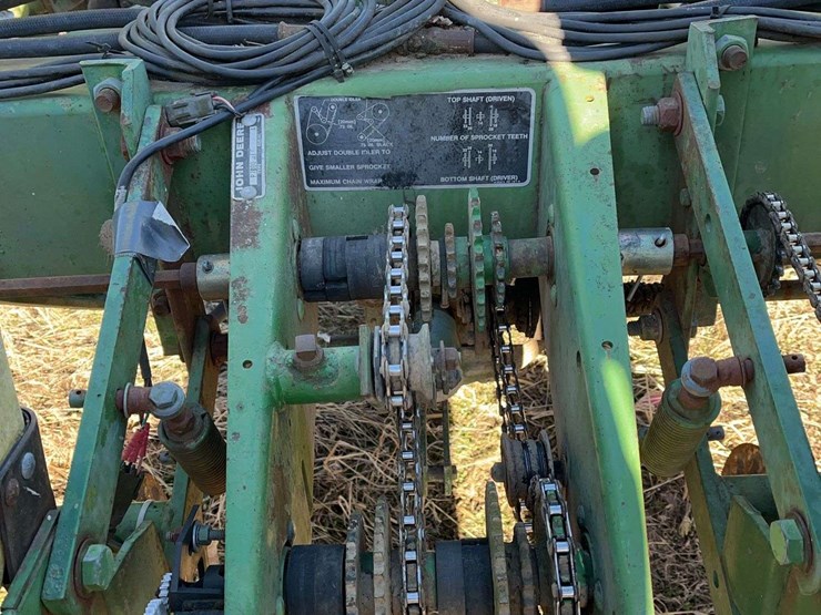 john-deere-12-image-8