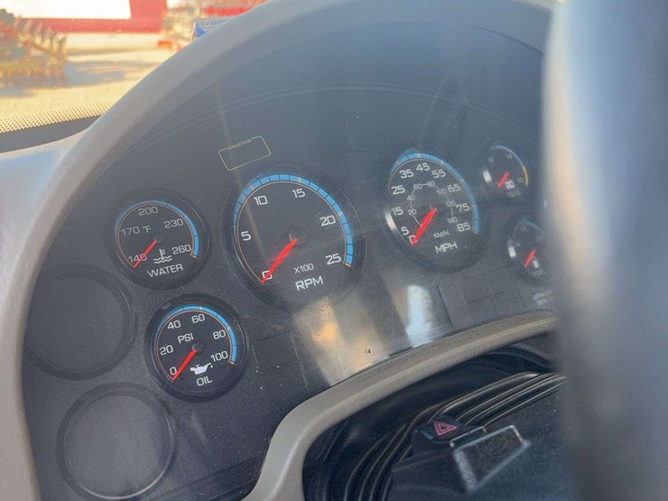 2014-international-8600-image-25