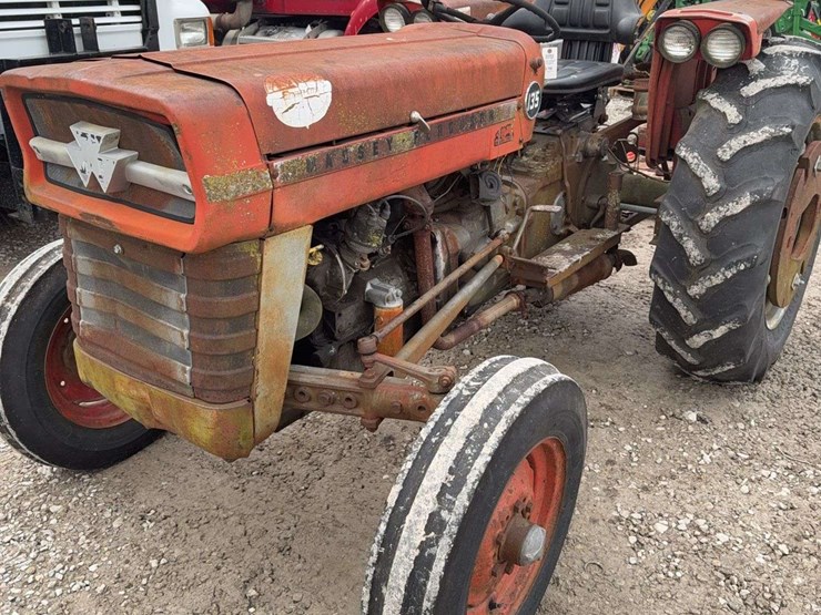 massey-ferguson-135-image-4