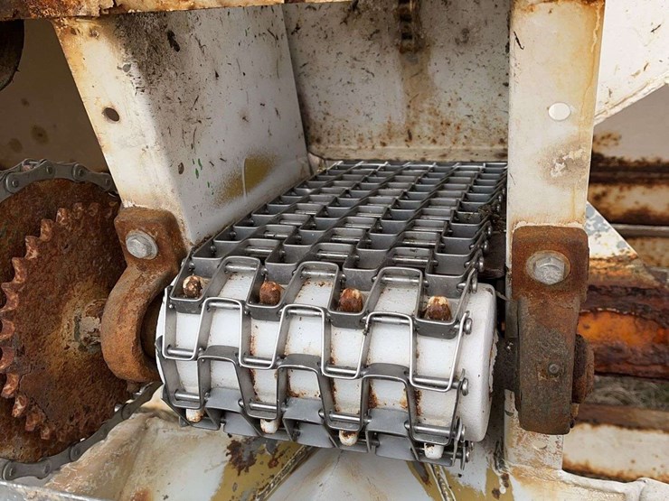 wilmer-500-fertilizer-spreader,-tandem-axle,-works,-needs-a-little-tlc-image-11