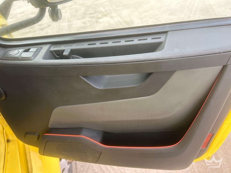 2018-volvo-vnl-760-t/a-sleeper-cab-truck-tractor-image-25