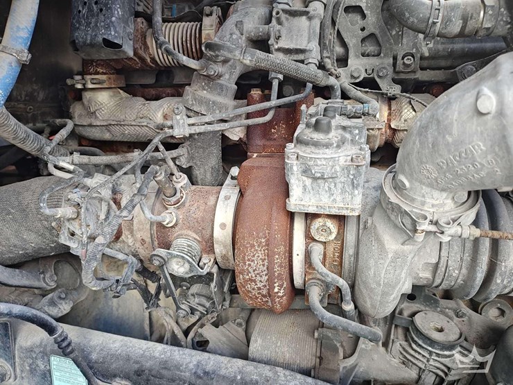 2022-peterbilt-567-image-23