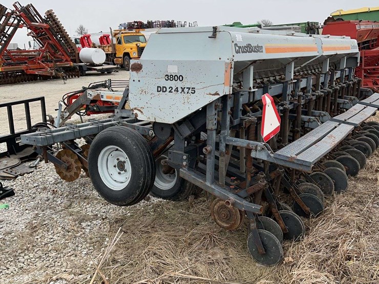crust-buster-15ft-drill,-field-ready,-used-for-planting-wheat-in-waterways,-used-fall-of-2025-image-3