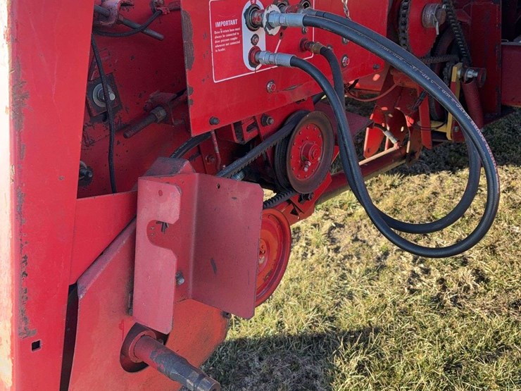 international-1660-combine-image-39