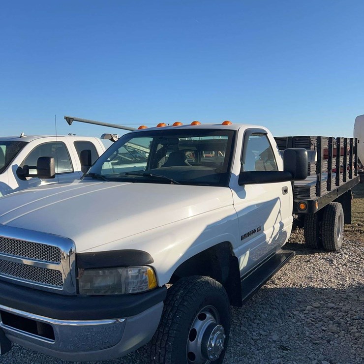 2001 DODGE 3500