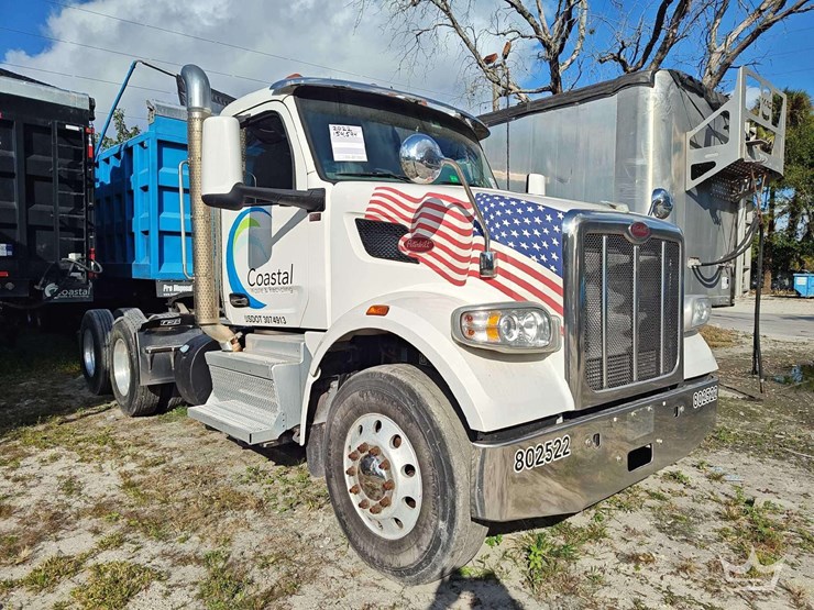 2022-peterbilt-567-t/a-wet-kit-day-cab-truck-tractor-image-2