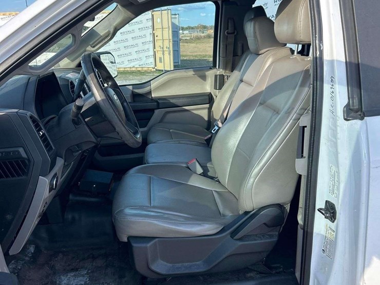 2017-ford-f150-image-13