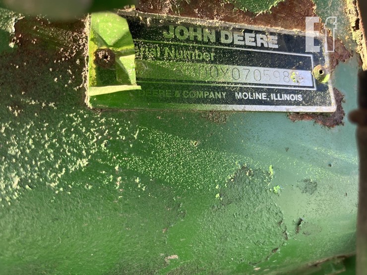 1989-john-deere-8300-image-14