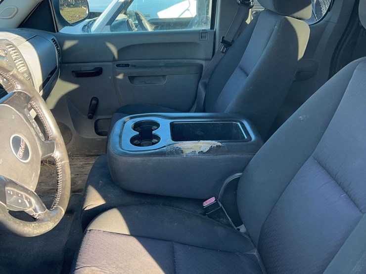 2013-gmc-2500hd-image-13