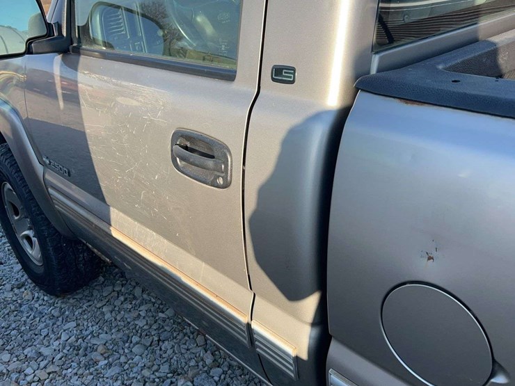 2000-chevrolet-2500-image-10