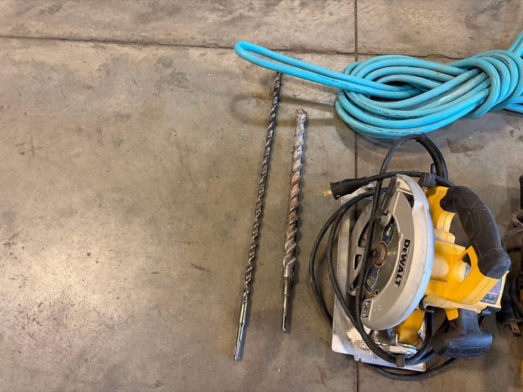 assortment-of-dewalt-hand-tools-image-10