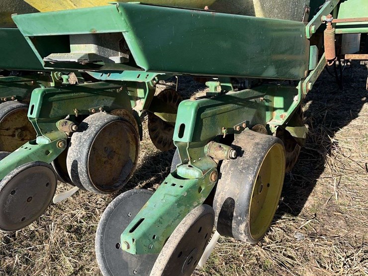 john-deere-12-image-5