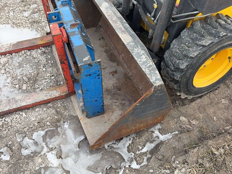 new-holland-ls120-image-4