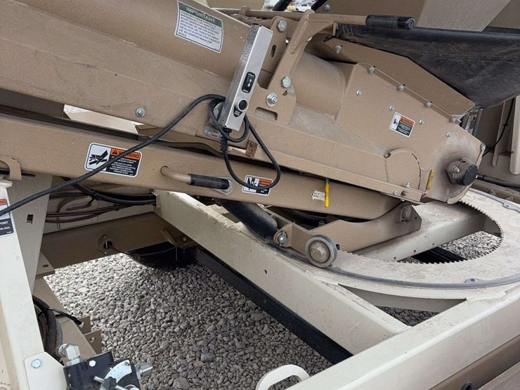 2018-unverferth-2755-seed-tender,-tandem-axle,-roll-tarp,-talc-inductor,-corded-remote,-good-shape,-honda-engine,-just-upgraded-to-a-triple-axel,-field-ready-image-21