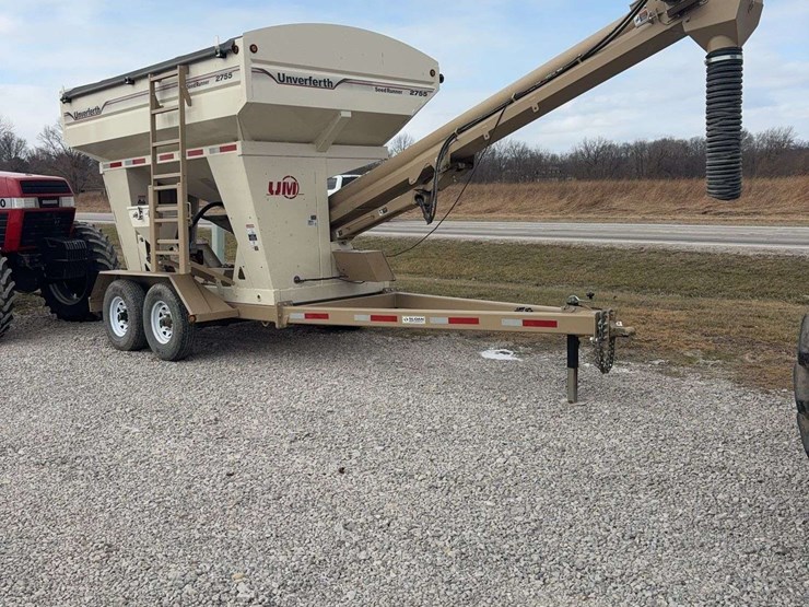 2018-unverferth-2755-seed-tender,-tandem-axle,-roll-tarp,-talc-inductor,-corded-remote,-good-shape,-honda-engine,-just-upgraded-to-a-triple-axel,-field-ready-image-1