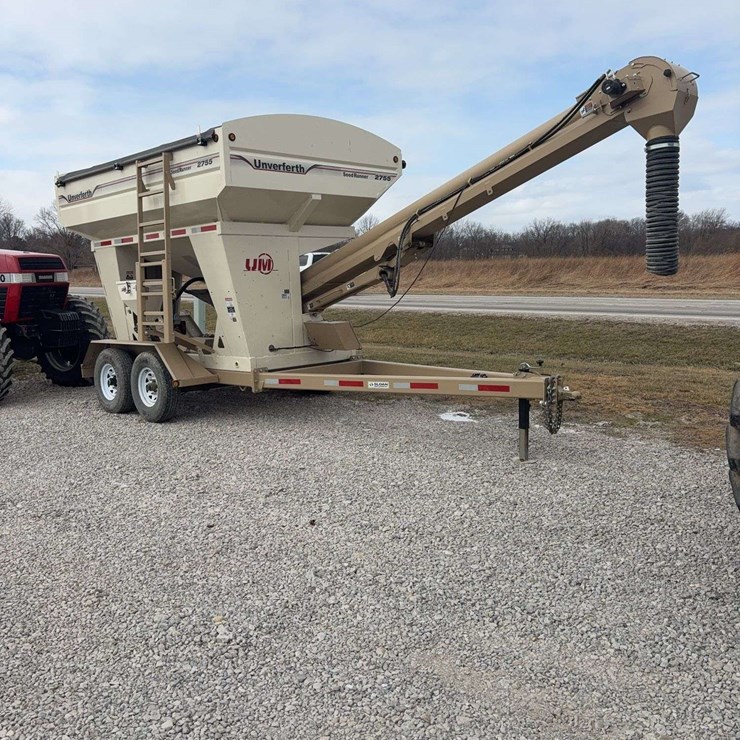 2018 Unverferth 2755 Seed Tender, Tandem Axle, Roll Tarp, Talc Inductor, Corded Remote, Good Shape, Honda Engine, just upgraded to a triple axel, field ready
