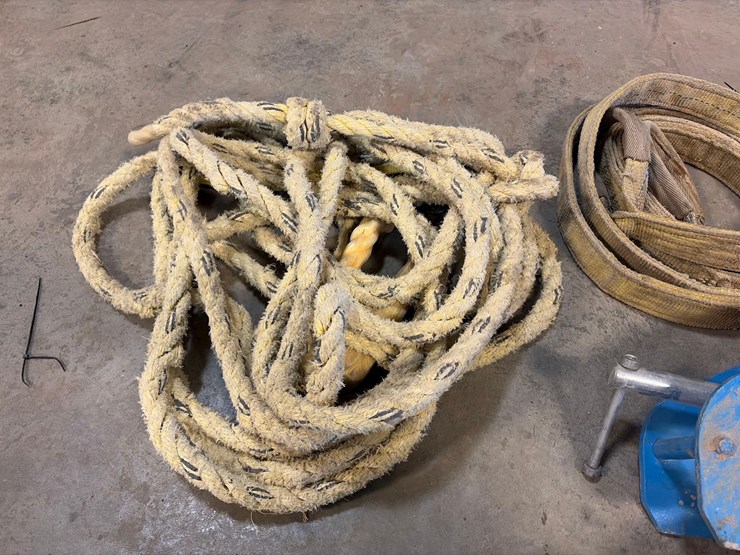 assortment-of-tow-ropes-image-2
