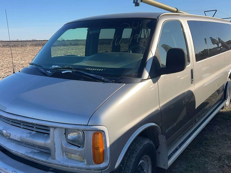 2001-chevrolet-3500-image-1