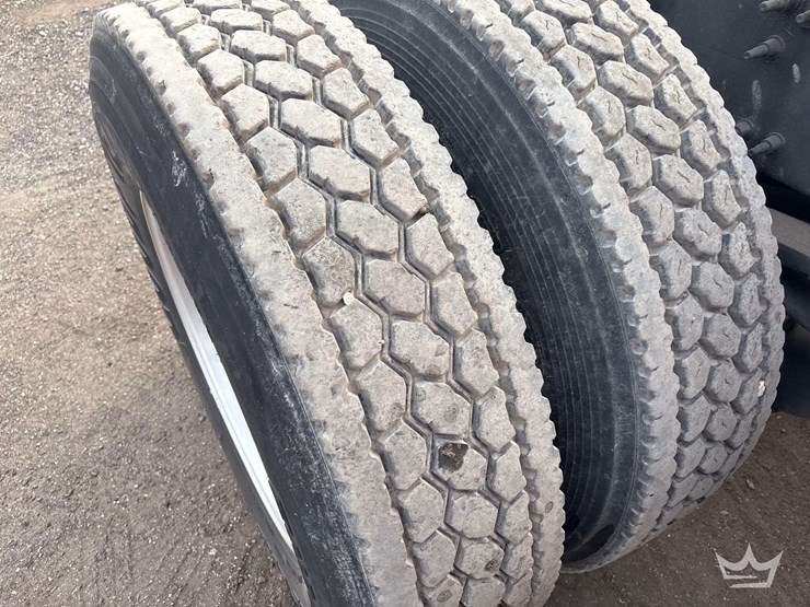 2017-volvo-vnl-760-t/a-sleeper-cab-truck-tractor-image-40