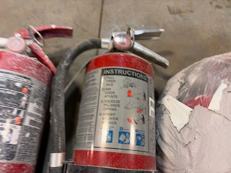 assortment-of-fire-extinguishers-image-4