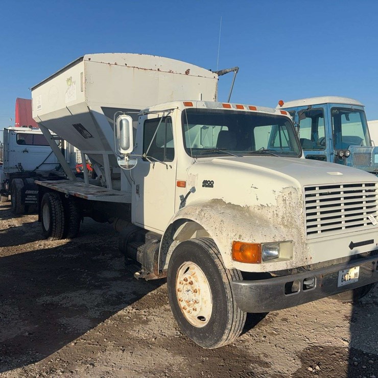 1995 INTERNATIONAL 4900