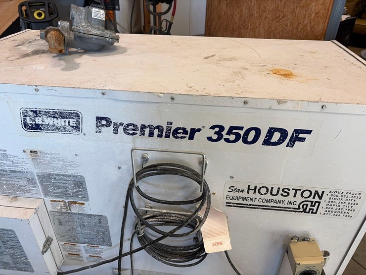 l.b.-white-premier-350-df-portable-heater-image-11