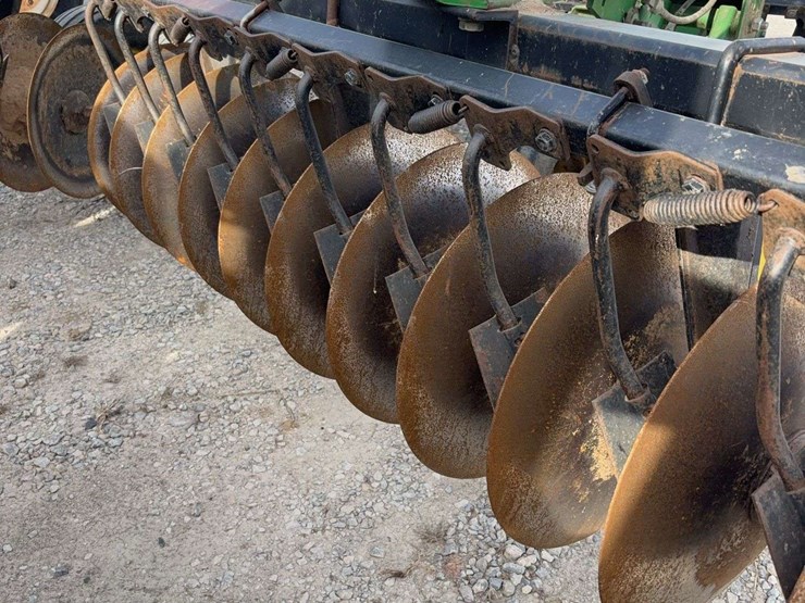 john-deere-630-image-11