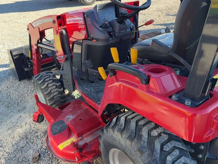 1723e-massey-ferguson-utility-tractor-with-loader,-60"-mower-deck,-new-tac-meter,-unknown-hours-image-11
