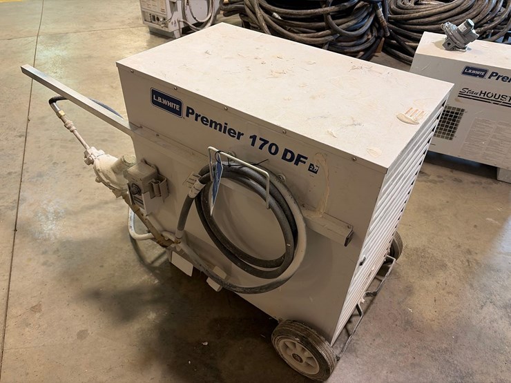l.b.-white-premier-170-df-portable-heater-image-2