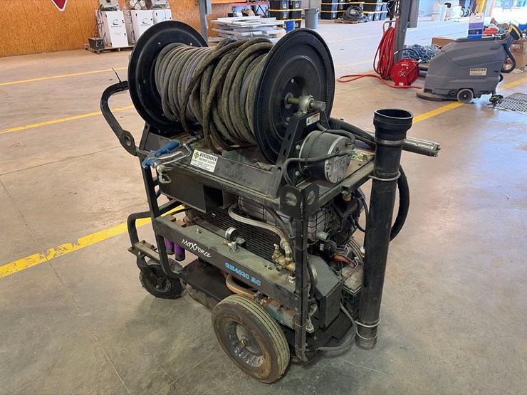 industrial-water-proofing-sprayer-w/-drums-of-mel-rol-lm-image-8