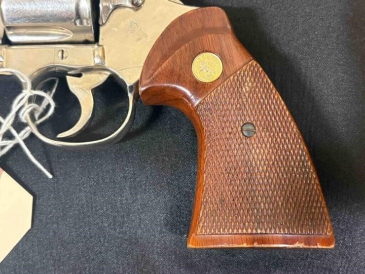 colt---python--357-mag.-revolver-image-9